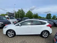 Gebraucht Ford Focus Champions Edition 101 PS (74 kW) 2012 Weiß Limousine