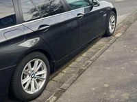 Gebraucht BMW 520 184 PS (135 kW) 2016 Schwarz Kombi