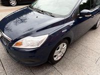 Gebraucht Ford Focus Style 109 PS (80 kW) 2010 Blau Kombi
