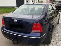 Second-hand VW Bora 101 CP (74 kW) 2002 Albastru Berlinǎ
