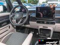 Gebraucht VW ID. Buzz Pro 210 kW (286 PS) 2025 Candyweiß/bay leaf green m... Van / Kleinbus
