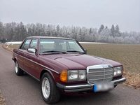 Gebraucht Mercedes 200 109 PS (80 kW) 1983 Rot Limousine