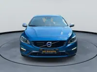 Gebraucht Volvo V60 R-Design Momentum 224 PS (164 kW) 2017 Blau Kombi