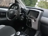 Gebraucht Toyota Aygo 69 PS (50 kW) 2016 Weiß Kleinwagen