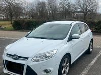 Gebraucht Ford Focus 125 PS (91 kW) 2014 Weiß Limousine