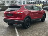 Gebraucht Nissan Qashqai Tekna 131 PS (96 kW) 2016 Rot SUV