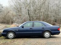 Gebraucht Mercedes E230 150 PS (110 kW) 1996 Blau Limousine