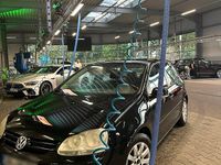 Gebraucht VW Golf V 105 PS (77 kW) 2004 Schwarz Kleinwagen