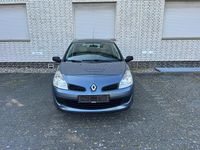 Używany Renault Clio II Expression 75 KM (55 kW) 2006 Niebieski Sedan/Limuzyna