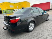 Second-hand BMW 525 218 CP (160 kW) 2005 Negru Berlinǎ