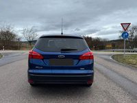 Gebraucht Ford Focus 122 PS (89 kW) 2015 Blau Limousine