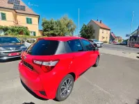 Gebraucht Toyota Yaris Club 111 PS (81 kW) 2019 Rot Limousine