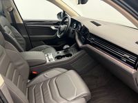 Gebraucht VW Touareg Atmosphere 231 PS (169 kW) 2021 Deep black perleffekt SUV