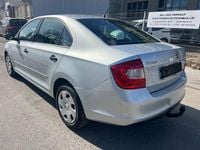 Gebraucht Skoda Rapid Active 86 PS (63 kW) 2014 Silber Kleinwagen