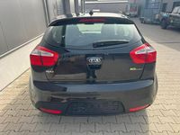 Gebraucht Kia Rio 109 PS (80 kW) 2013 Schwarz Limousine