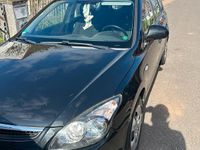 Gebraucht Hyundai i30 90 PS (66 kW) 2010 Schwarz Kombi