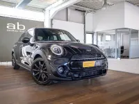 Gebraucht Mini Cooper S Chili 192 PS (141 kW) 2020 Schwarz Kleinwagen