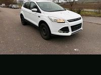 Gebraucht Ford Kuga Trend 120 PS (88 kW) 2016 Weiß SUV
