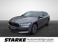Neu Skoda Superb Selection 204 PS (150 kW) 2025 Ebony schwarz metallic Kombi