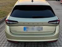 Usado Skoda Superb Selection 150 HP (110 kW) 2024 Bege Carrinha