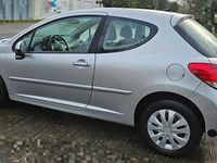 Gebraucht Peugeot 207 73 PS (53 kW) 2010 Silber Limousine