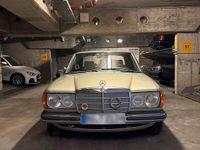 Gebraucht Mercedes 250 140 PS (102 kW) 1981 Grün Limousine