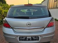 Gebraucht Opel Astra Edition 116 PS (85 kW) 2008 Silber Limousine