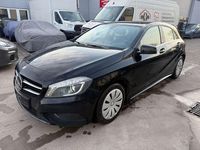 Gebraucht Mercedes A180 122 PS (89 kW) 2012 Kosmosschwarz  metalliclack Limousine