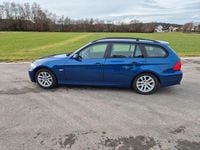 Gebraucht BMW 318 129 PS (94 kW) 2007 Blau Kombi