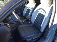 Neu Citroën C4 145 PS (106 kW) 2025 Manhattan grün Limousine