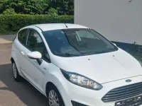 Gebraucht Ford Fiesta 80 PS (58 kW) 2013 Weiß Kleinwagen