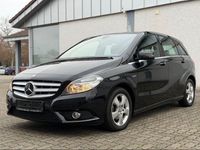 Gebraucht Mercedes B180 122 PS (89 kW) 2012 Schwarz Van / Kleinbus