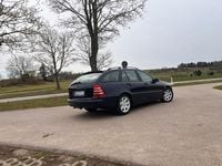 Gebraucht Mercedes C180 Elegance 143 PS (105 kW) 2007 Blau Kombi