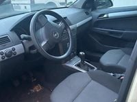 Usata Opel Astra 105 CV (77 kW) 2005 Utilitaria