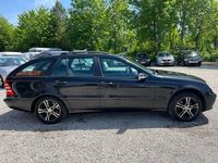Gebraucht Mercedes C220 150 PS (110 kW) 2006 Schwarz Kombi