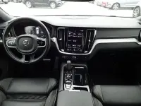 Gebraucht Volvo V60 405 PS (297 kW) 2021 Bright silver / metallic Kombi