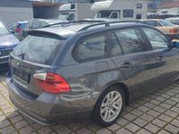 gebraucht BMW 320 Baureihe 3 Touring 320dAutomatik.Xenon.Navi.