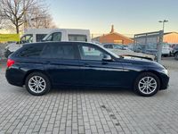 Gebraucht BMW 320 Advantage 190 PS (139 kW) 2016 Blau Kombi