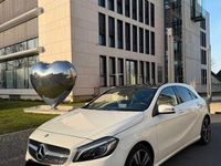 Gebraucht Mercedes A180 Edition 109 PS (80 kW) 2017 Weiß Limousine