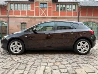 Gebraucht Opel Astra Design Edition 131 PS (96 kW) 2011 Braun Limousine