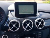 Gebraucht Mercedes B180 122 PS (89 kW) 2014 Polarsilber  metalliclack Van / Kleinbus