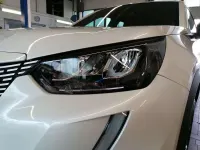 Gebraucht Peugeot e-2008 Allure 100 kW (136 PS) 2023 Perlmutt weiss SUV