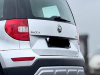 Używany Skoda Yeti 150 KM (110 kW) 2015 Srebrny SUV