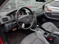 Gebraucht Mercedes B200 136 PS (100 kW) 2010 Rot Van / Kleinbus
