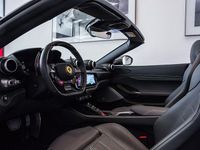 Second-hand Ferrari Portofino 620 CP (456 kW) 2024 Gri Cabrio
