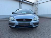 Gebraucht Ford Focus Ambiente 101 PS (74 kW) 2005 Andere farben Limousine