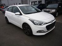 Gebraucht Hyundai i20 Classic 84 PS (61 kW) 2017 Weiß Limousine