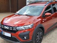 Second-hand Dacia Jogger Expression 101 CP (74 kW) 2024 Maro Monovolum