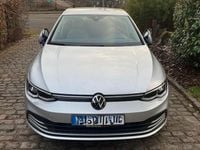 Gebraucht VW Golf VIII Life 131 PS (96 kW) 2022 Grau Limousine