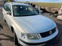 Gebraucht VW Passat 105 PS (77 kW) 1999 Grau Kombi
